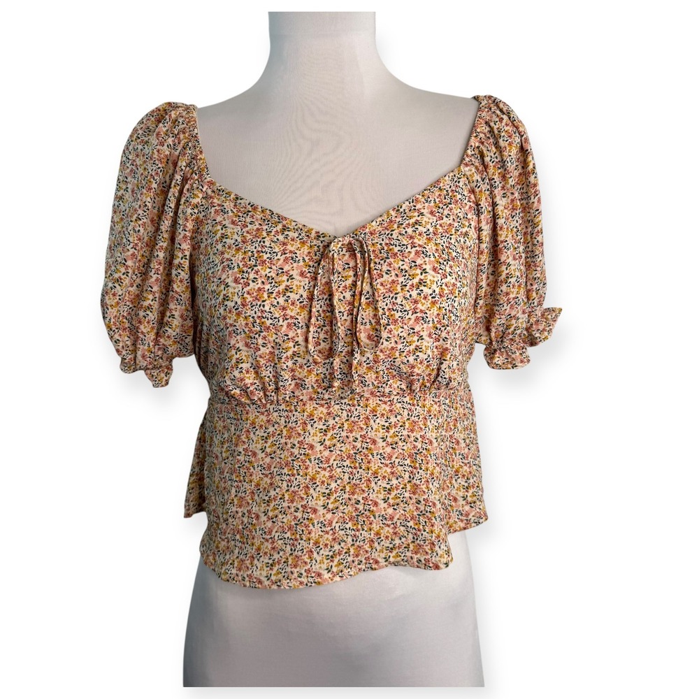 Sienna Sky Ditsy Floral Puff Sleeve Tie Front Blouse Small NWOT